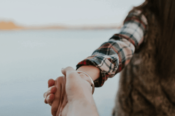 relatie la distanta