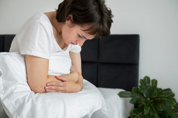 Simptome paraziți intestinali – cum să le recunoști și să acționezi în consecință