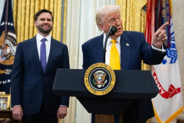 Trump analizează scoaterea SUA de la comanda NATO: „Ar fi o greșeală de proporții istorice”