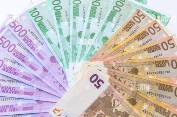 Euro atinge un nou record