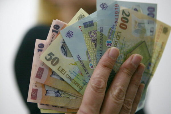 Tichet de 50 de lei timp de 9 luni, acordat persoanelor vulnerabile, pentru plata energiei electrice