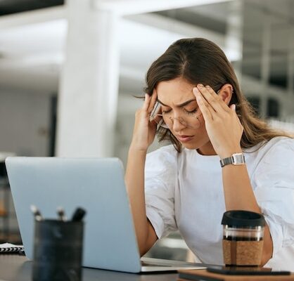 8 simptome ale stresului cronic