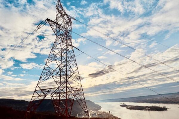 România ajută cu energie electrică și apă potabilă Republica Moldova, afectată de acțiunile rușilor în Ucraina