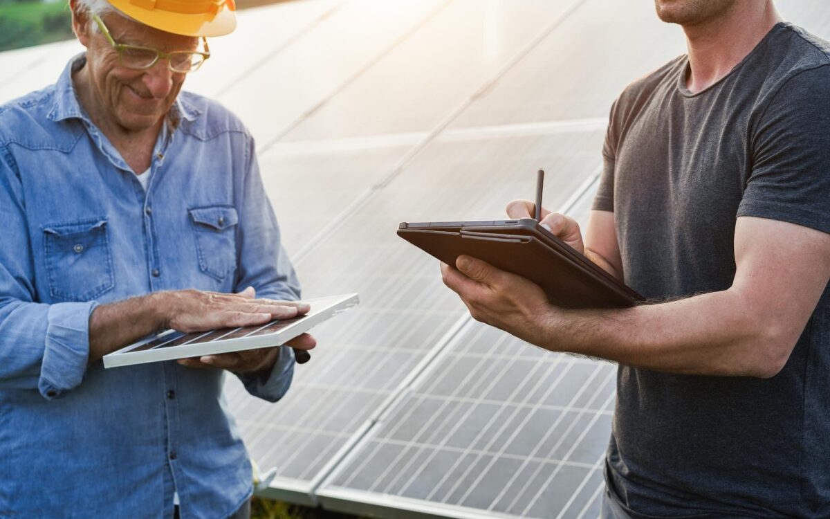 Ce trebuie să întrebi instalatorul înainte să cumperi un sistem fotovoltaic