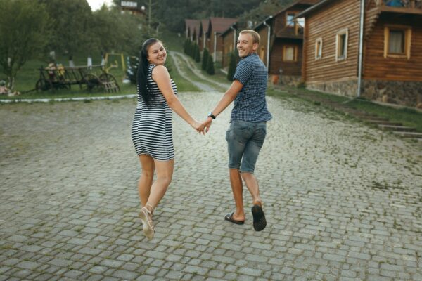 Tallinn într-un weekend: cum descoperi orașul vechi și cartierele din afara lui