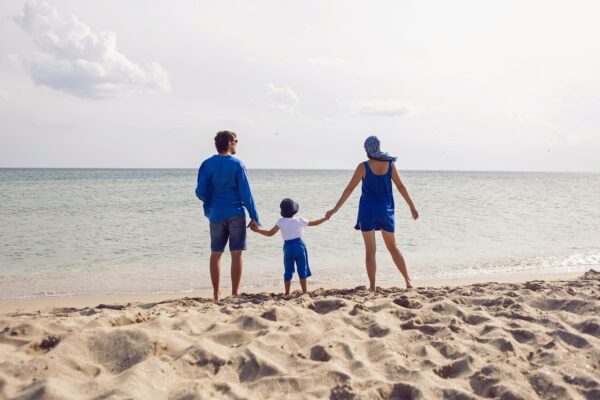 Vacanță în Halkidiki cu copiii: cum alegi între cele trei brațe ale peninsulei