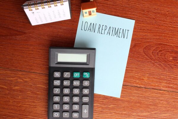 Rambursarea anticipată parțială: reducerea ratei sau scurtarea perioadei?