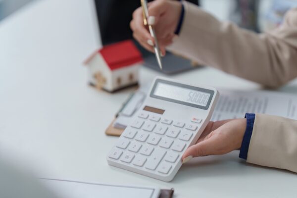 Perioadă scurtă sau lungă de creditare: cum se schimbă rata și costul total