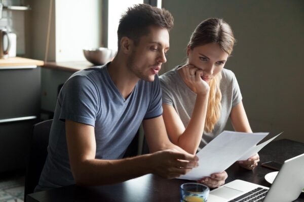Credit de la bancă sau de la un IFN: ce compari în afară de rapiditatea aprobării