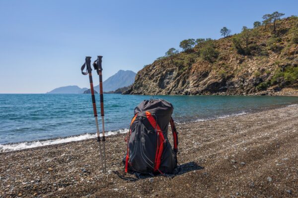 Corsica pentru prima dată: cum alegi între o vacanță la mare și una cu plimbări pe munte